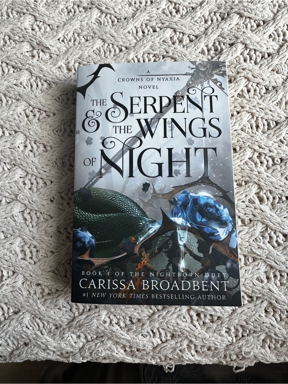 The Serpent & The Wings of Night - Carissa Broadbent